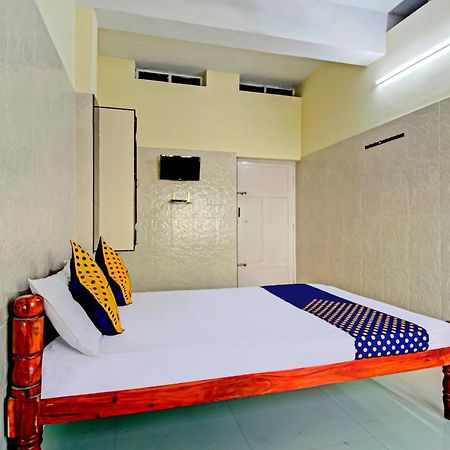 Spot On J P Tourist Home Kollam Esterno foto